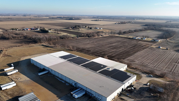 Mendota Facility Powers Ahead with a Solar System on a Metal Roof