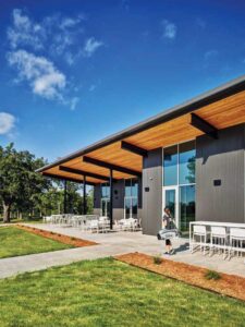 The city wanted a building that would draw in golfers while not being too ostentatious. 