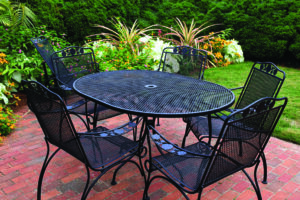 Iron table and chairs for garden patio.