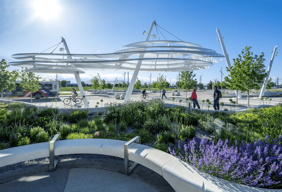 Side view of cloud-like structure.